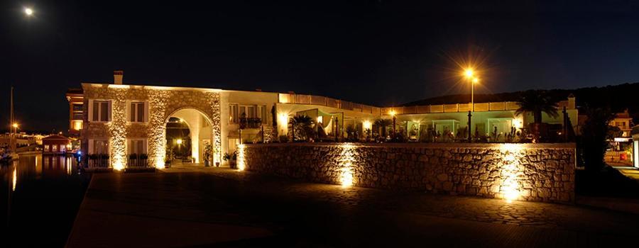 Cesme Marina Konukevi Екстер'єр фото